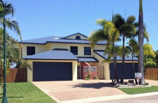 Waterfront Townhouse at Marina Entrance !