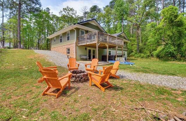 Waterfront Townville Home w/ Hot Tub + Dock!