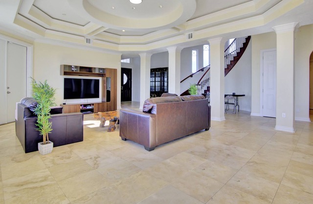 Waterfront Villa - 30 minutes to Houston or Galveston!
