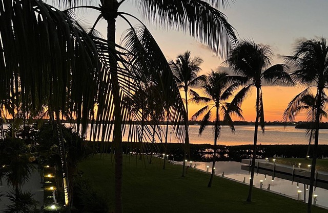 Waterfront Villa (38) w/ sunset views & boat slip