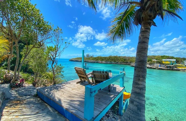 WATERFRONT W/POOL, STARFISH