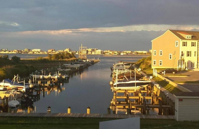 Waterfront West Ocean City Townhouse - Featured on HGTV with Pool and Gym access!!
