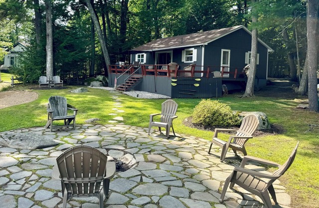 Waterfront Winnipesaukee 3 BR / 2 BA Cottage with Private Dock and Sandy Beach