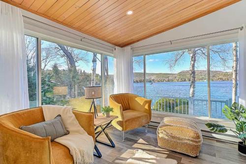 Waterfront with Spa and Lake Access