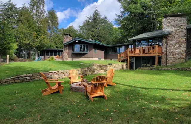 Waterfront, Woods, Dock, Privacy, Pet-Friendly, Sleeps 8