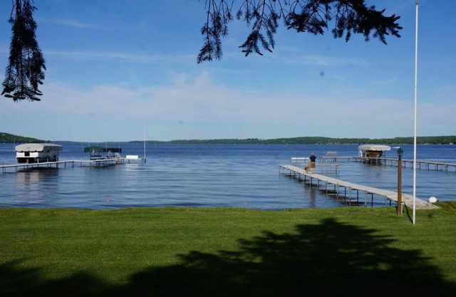 Waters Edge Green Lake