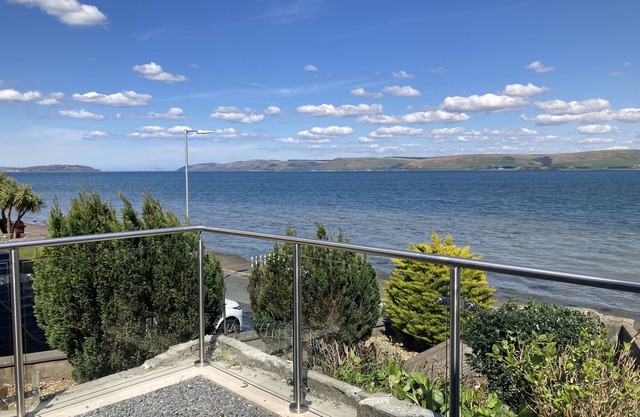 WATERS EDGE, pet friendly, character holiday cottage in Stranraer