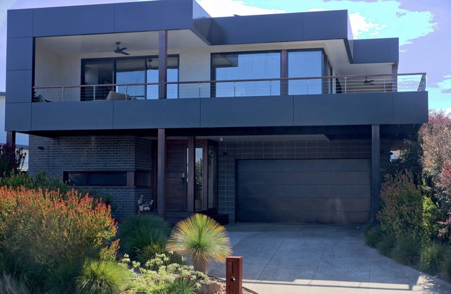 Waters Edge Rest, Lux Couples and Small Family Retreat 2 min walk to beach
