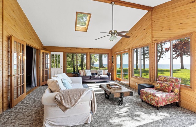 Waters Edge Retreat - Private Lake Michigan Frontage