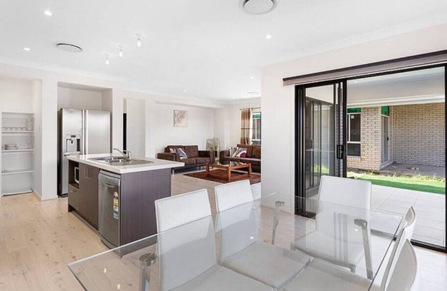 WATERSIDE HOLIDAY HOME