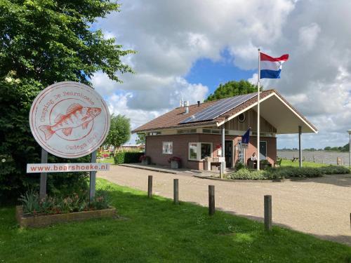 Watersportcamping De Bearshoeke, Oudega