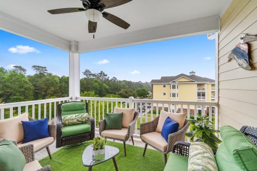 Waterview Golf Hideaway with 5 bds, Modern Design by myBeach Vacation Rentals