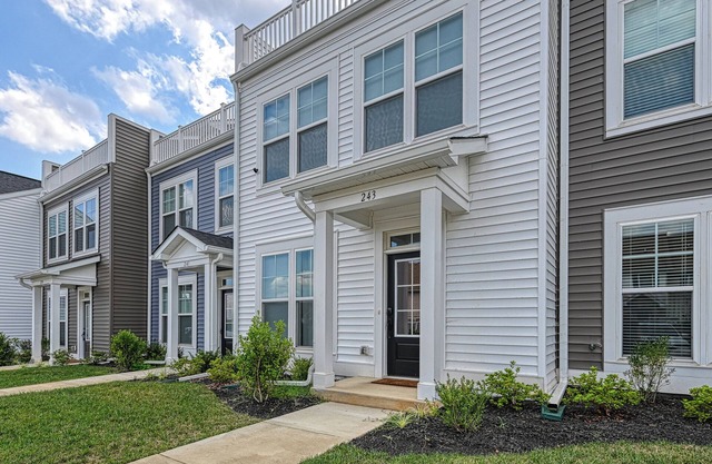 Waterview Townhouse within walking distance of Lake Anna Taphouse