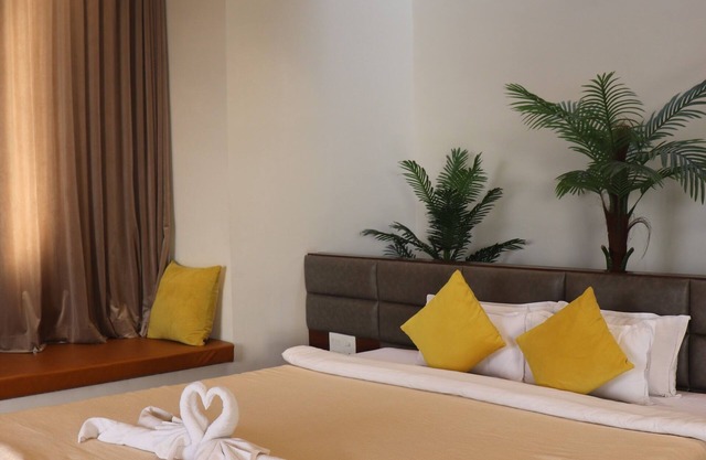 Waterville by Ebony Stays – Modern 4BHK Villa in Nashik with Vineyard Views