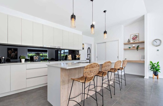Waterway Retreat | Serene Living, Entertains 8