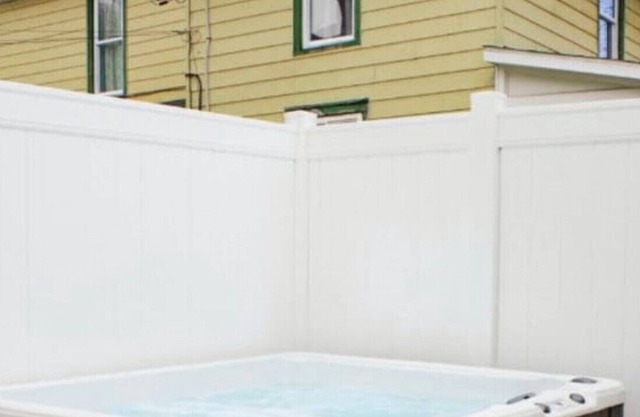 WATKINS 4 BED 3 BATH · Walk to parks & r · Walk to parks & restaurants! Hot Tub! Game Room!