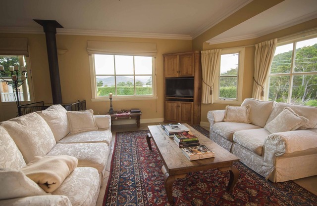 Vistas de Wattle Grove Homestead- Huon River