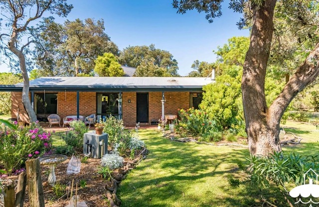 Wattle Haven, Sandy Point