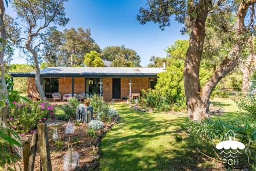 Wattle Haven Stay 3 Pay 2 Sept to Oct