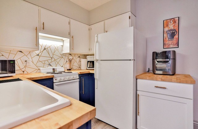 Wausau Corporate Unit-Great for travelers