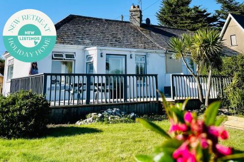Wavecrest Holiday Cottage by Trident Holiday Homes