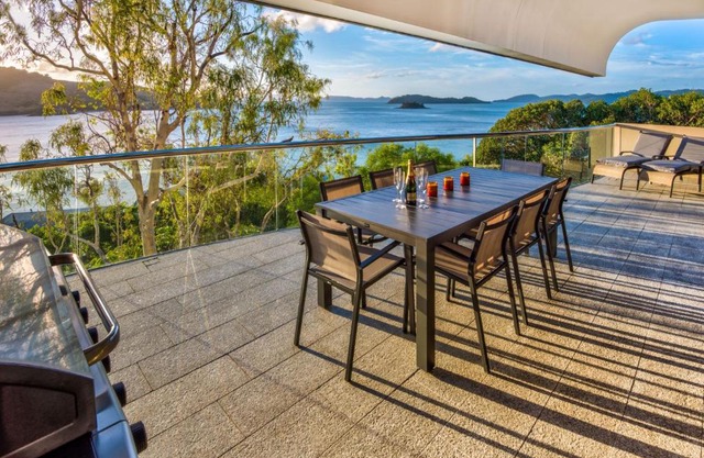 Waves 6 Four Bedroom Breathtaking Ocean Views Central Location And Buggy