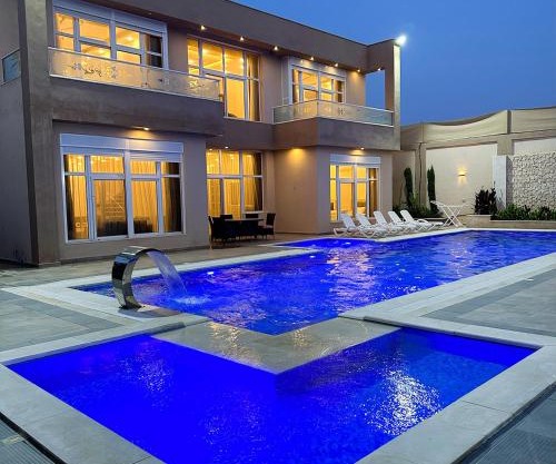 Waves Chalet