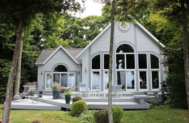 Wavesong Cottage: Encaramado en el lago Michigan entre Ludington y Manistee