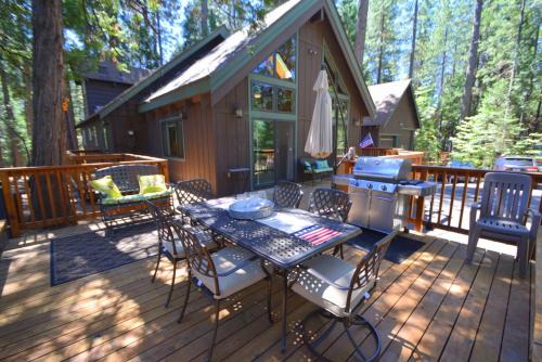 Wawona Lodge