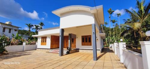 Wayanadan Mountain View service villa