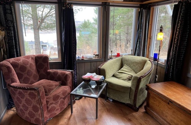 We are offering a cozy and confortable cottage ideal for two.