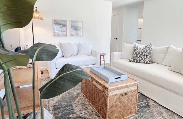 We're just a breezy 7 minute stroll away from the beach!