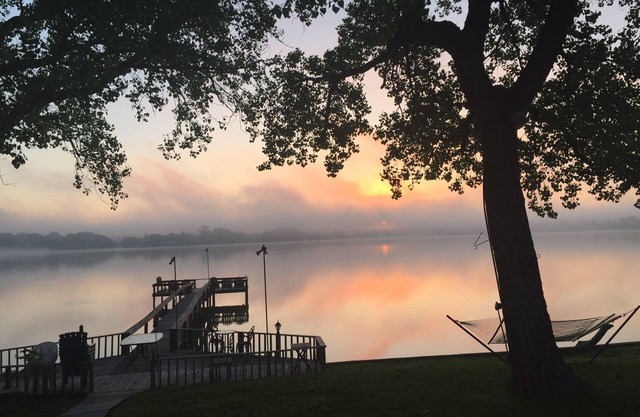 Lakefront Weatherford Retreat