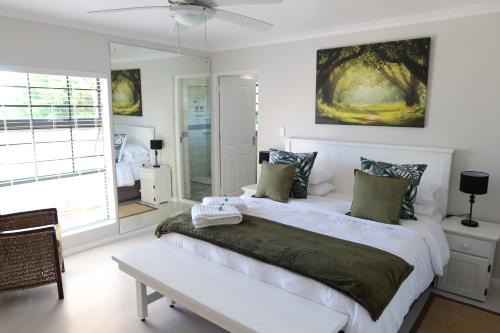 Weaver Lane Country Escape - The Bandit Porcupine