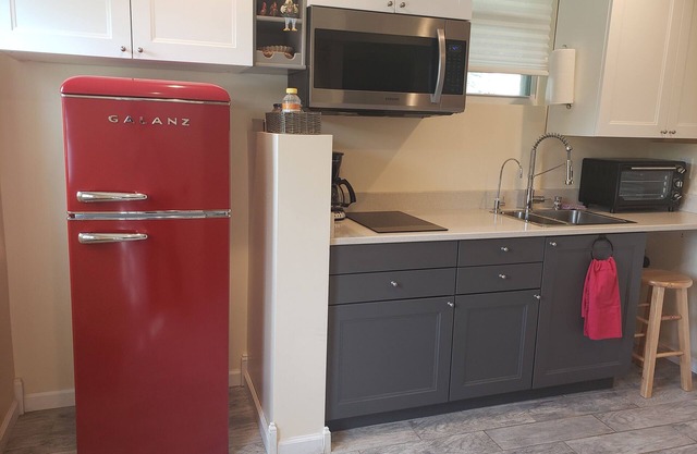 Weaverville-King Bed,Walk to Downtown and the Lake