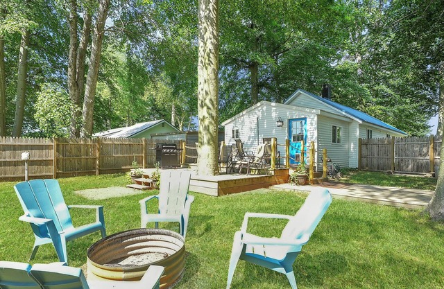 Weekday Specials!! A Peaceful Getaway- Dog Friendly