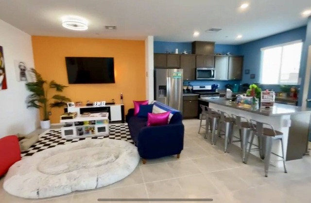 Weekend at Bernie's: Bernie's Vegas Pad