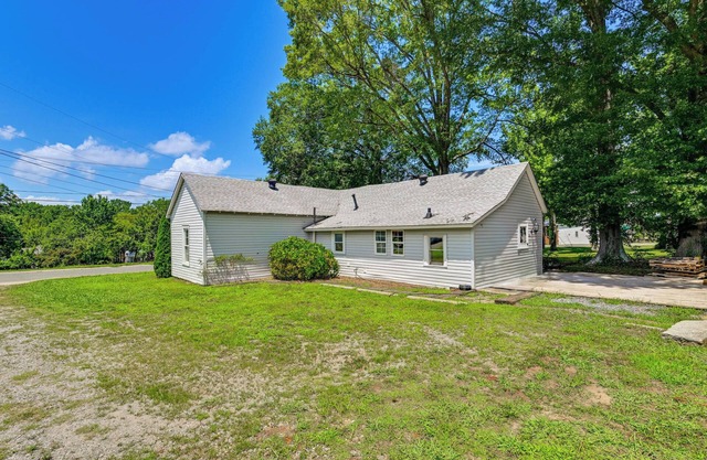 Fish & Golf: Home w/ Yard in Downtown Cornelius