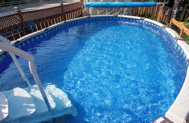 Weekly, monthly discounts, clean, comfy pet friendly, sleeps 4, hostess managed