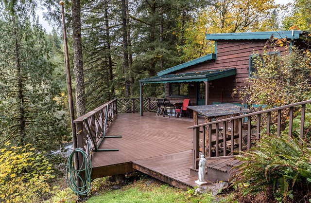 Welch Cabin <A License to Chill>. we love dogs