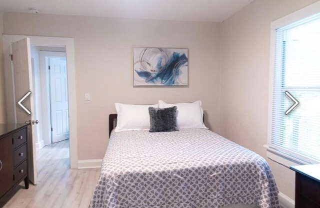 Welcome Home! Enjoy this cozy home located 5minutes from Wet & Wild Waterpark.