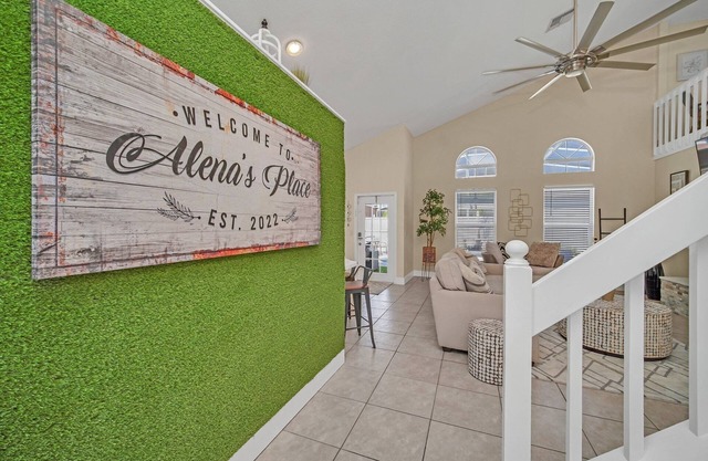 Welcome to Alena's Place! Only minutes away from Disney!