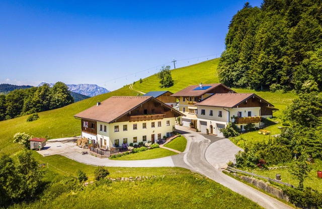Granja orgánica de montaña para familias, entusiastas de los deportes de invierno, amantes de la naturaleza, cerca de la ciudad de Salzburgo.