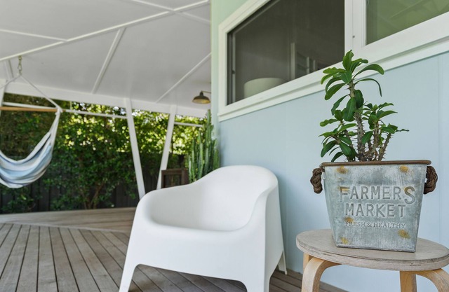 Welcome to, Back Beach Bungalow