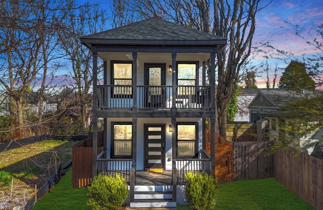 Welcome to Casa Atlanta! This 2-story home sleeps up to 14, perfect for families