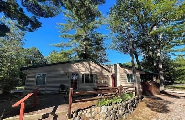 Welcome to Cottage 1 at Heart Lake Resort!