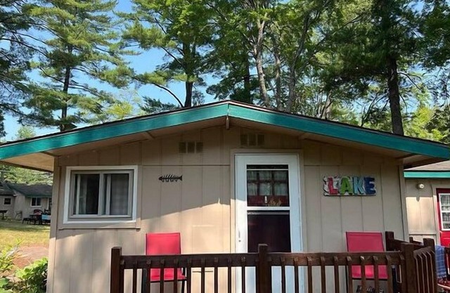 Welcome to Cottage 7 at Heart Lake Resort!