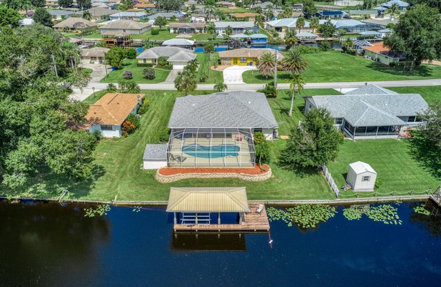 Welcome to Floridays...a quiet place by the lake