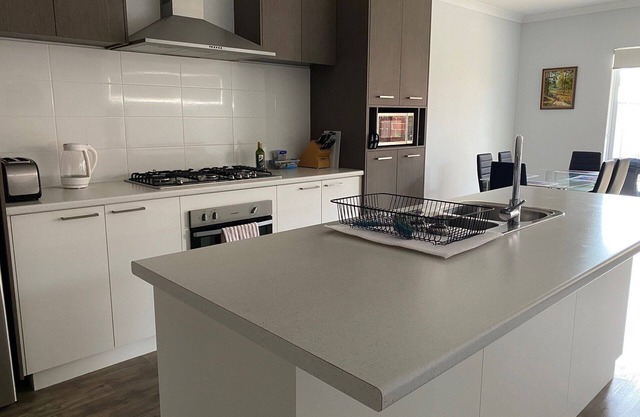 Welcome to one of our newer Mandurah suburbs- Lakelands just north of Mandurah