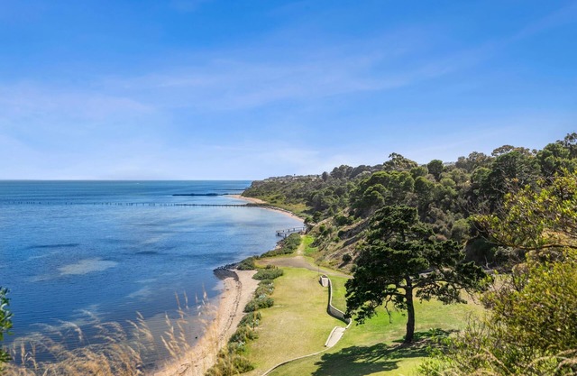Welcome to our stunning property located in the beautiful Clifton Springs, VIC!